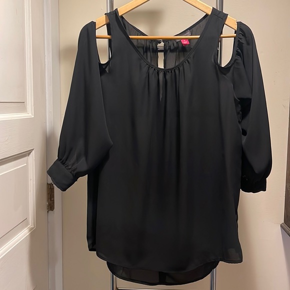 Vince Camuto Cold Shoulder Blouse - Picture 1 of 7